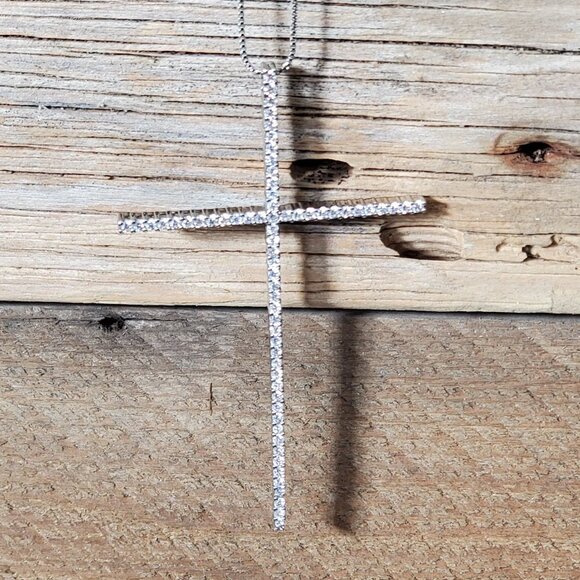 AAA White Zircon & Silver Cross Necklace - Picture 11 of 12